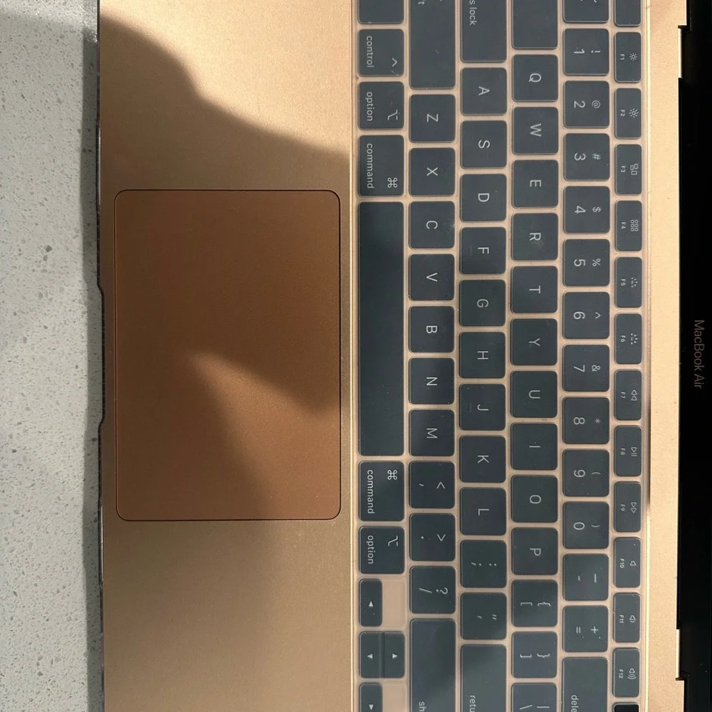 2020 MacBook Air - Perfect Working Condition w/accessories and original box